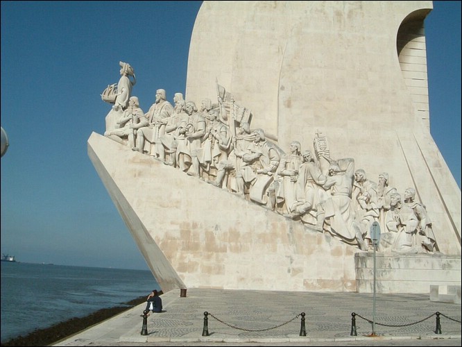 - monument to Portuguese heroes.jpg